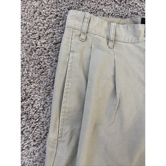 NWT Men's Size 28 Nike Life Pleated Chino At Knee Shorts Khaki Loose DX0643-247 - Picture 4 of 9